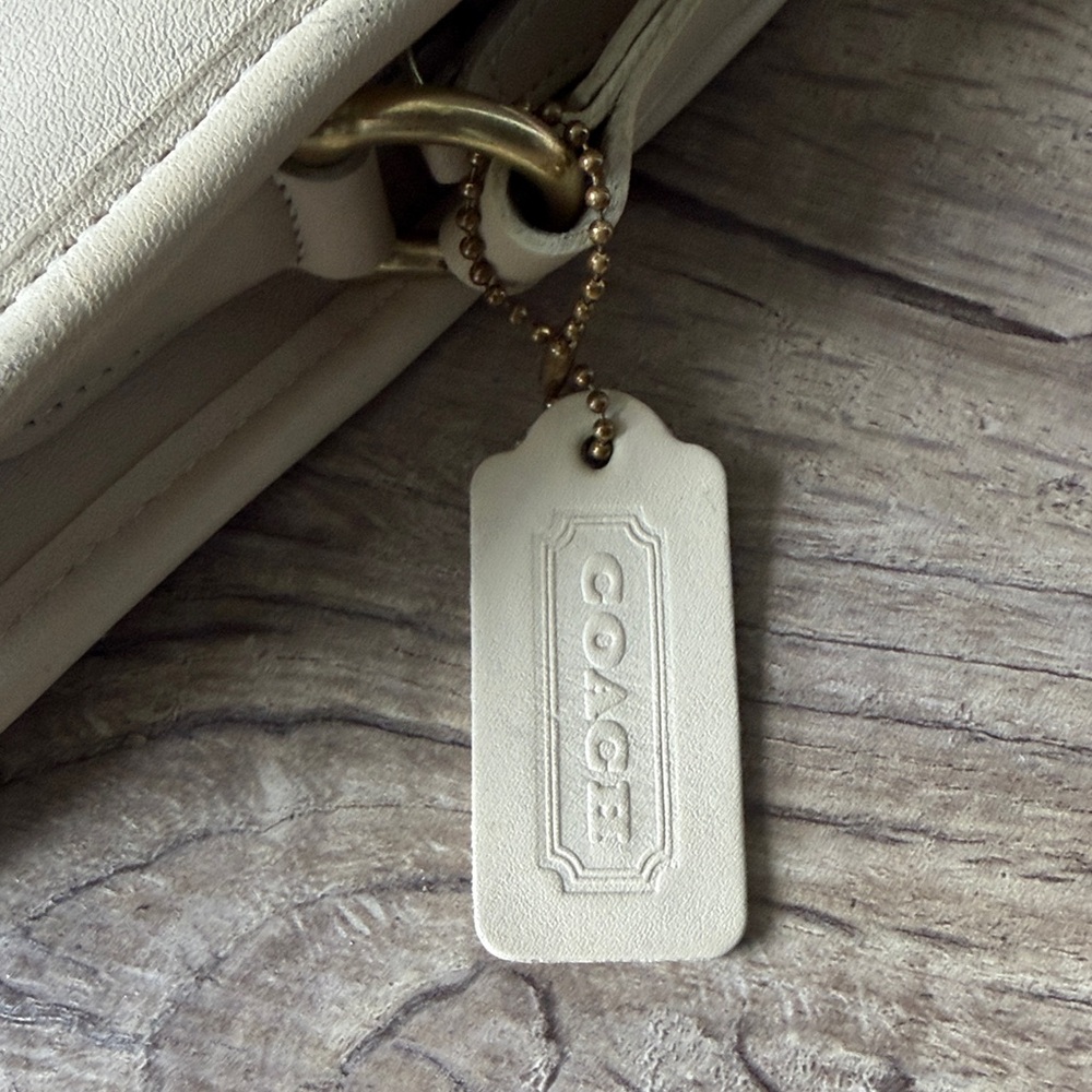 COACH Women’s Elegant Cream Leather Shoulder Bag N- A6C-9976 - Picture 8 of 8